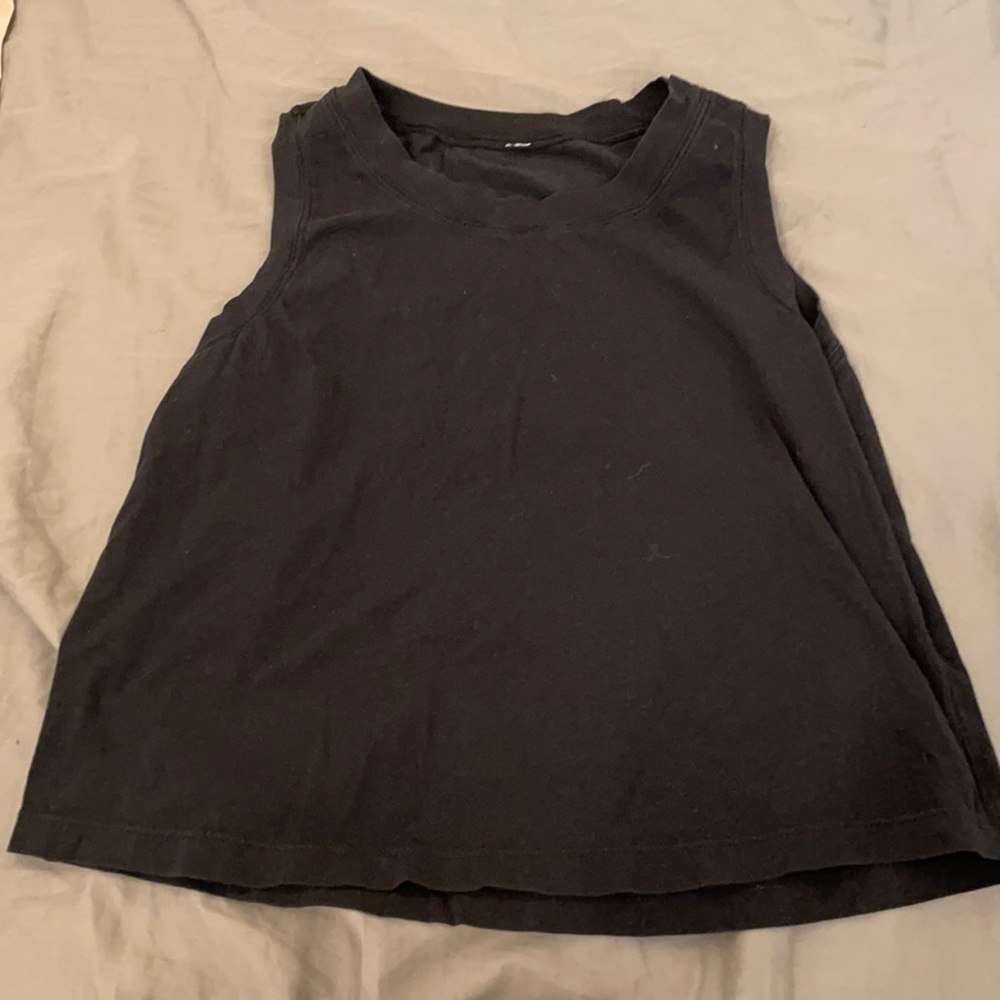 Lululemon black crop top Sz 4